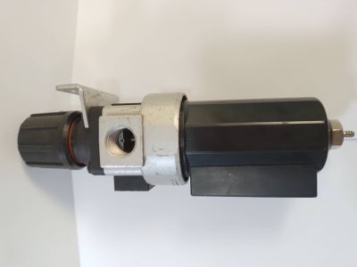 Lọc tách nước nhật bãi . lọc tách nước và lọc tách dầu ,lọc tách nước nhật bãi cho máy nén khí 